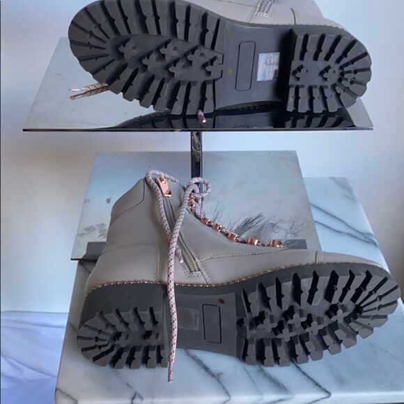 CECELIA NEW YORK GENUINE FOX FUR TRIM IN CONCRETE - Picture 5 of 5